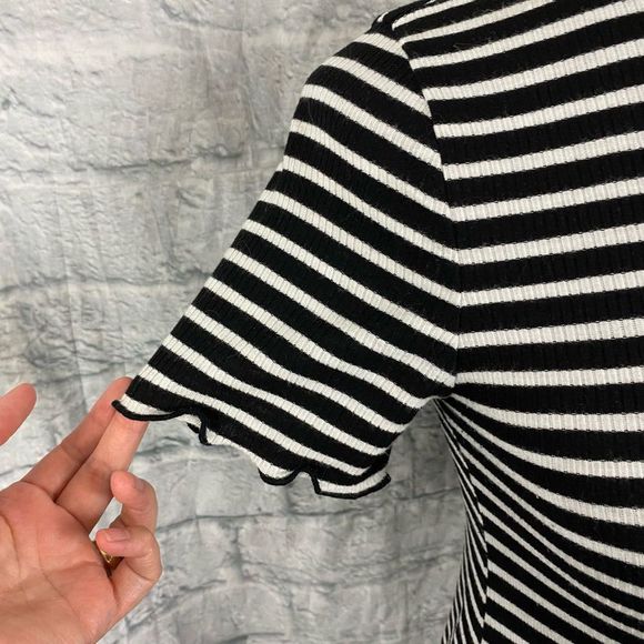 Stiletto’s mock turtleneck short sleeve ribbed stripe B&W mini dress sz M - Picture 5 of 11